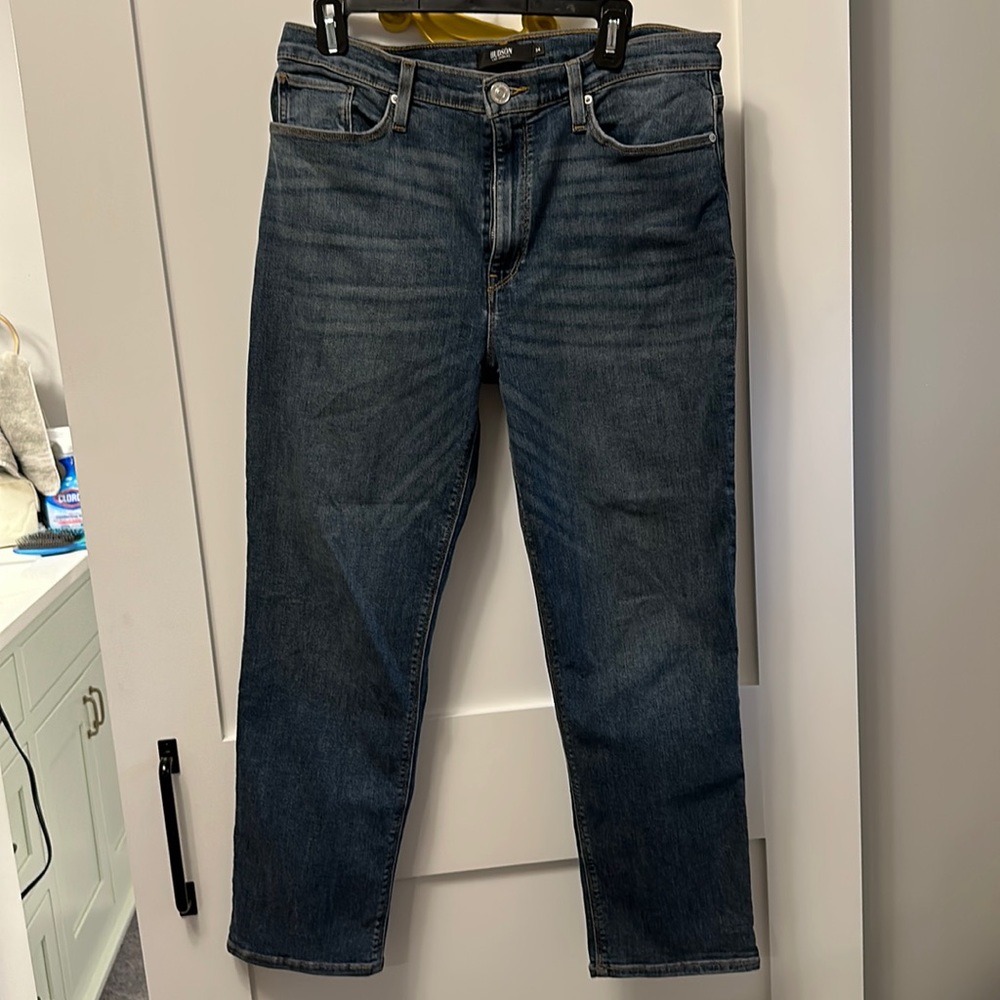 Hudson straight leg jeans. Darker wash. Sz 34